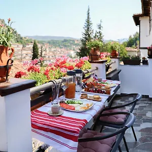 E Skulptorit-unesco Quarter Guest house Berat